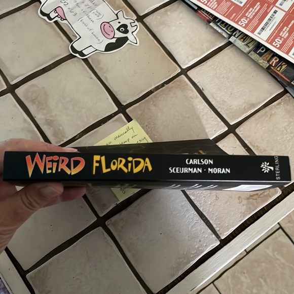Weird Florida. Book by Charlie Carlson. - Picture 8 of 8